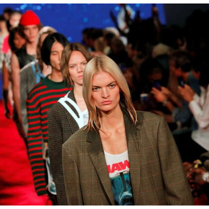 Calvin Klein сокращает производство
